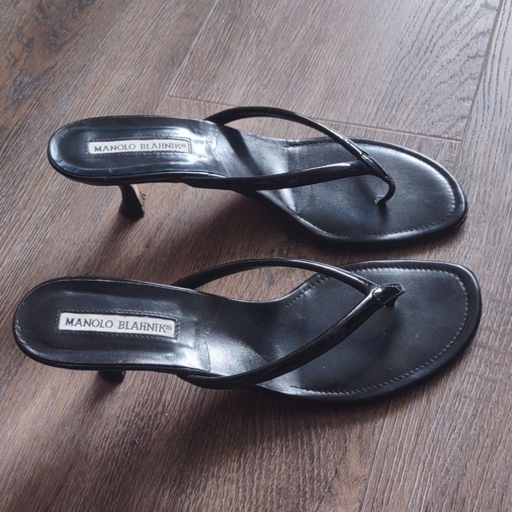 Manolo Blahnik Kitten heel Sandal
